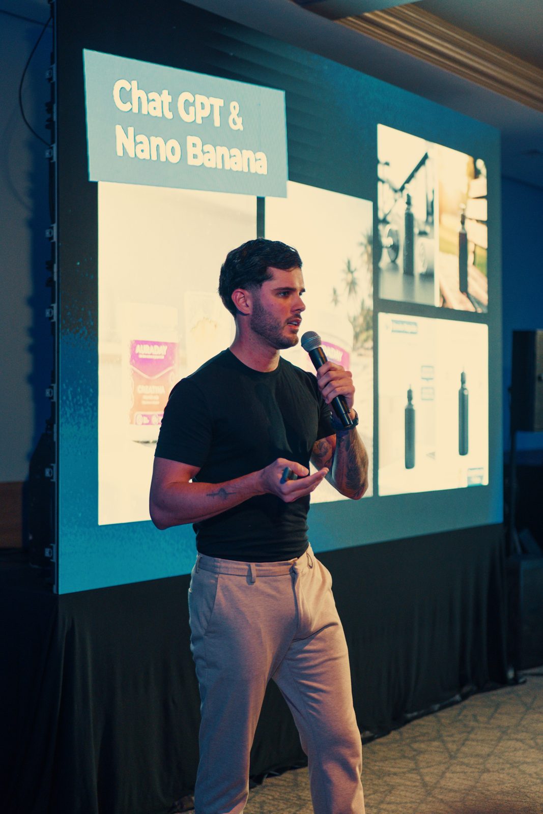 Thomas Macedo palestrando sobre ChatGPT e Nano Banana aplicados a produto